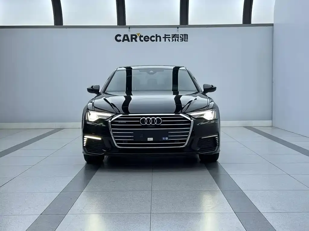 Audi A6L — фото 1