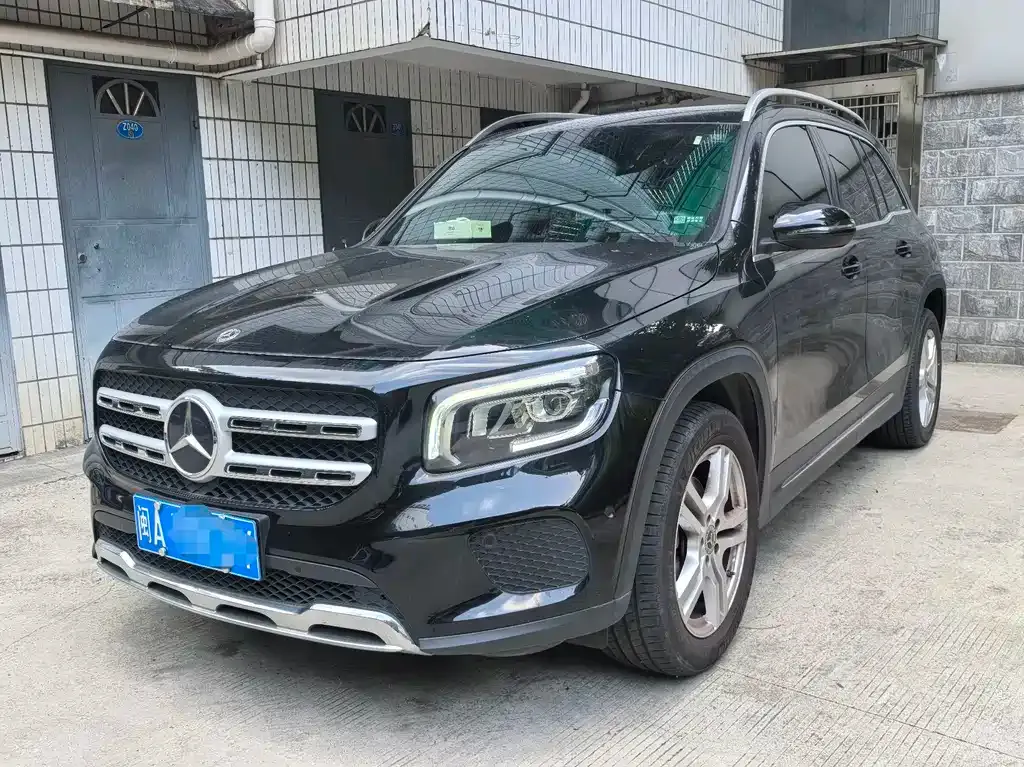 Mercedes-Benz GLB — фото 1