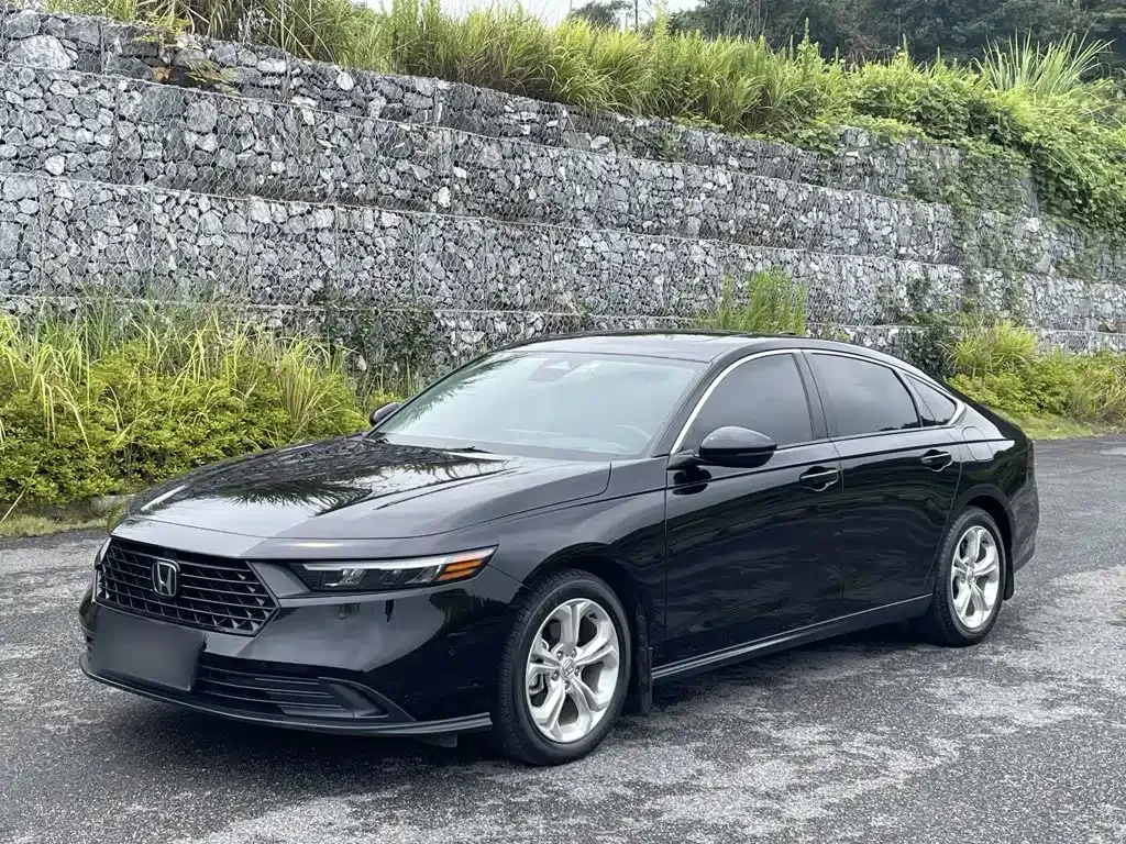 Honda Accord — фото 10