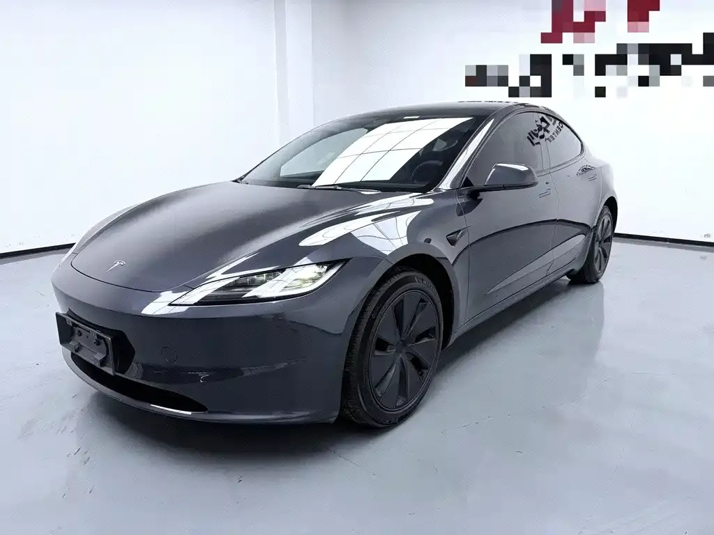 Tesla Model 3 — фото 1