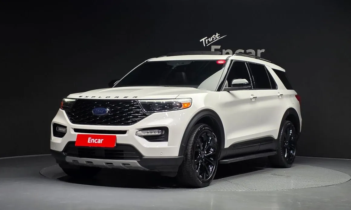 Ford Explorer — фото 1