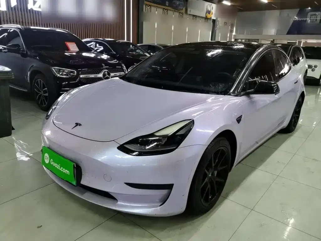 Tesla Model 3 — фото 1