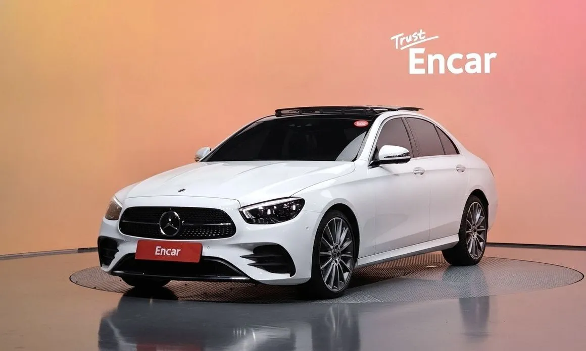 Mercedes-Benz E-Class — фото 1