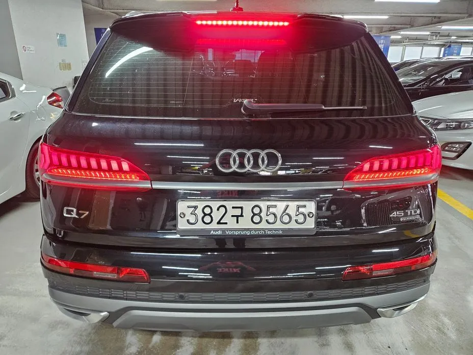 Audi Q7 — фото 7