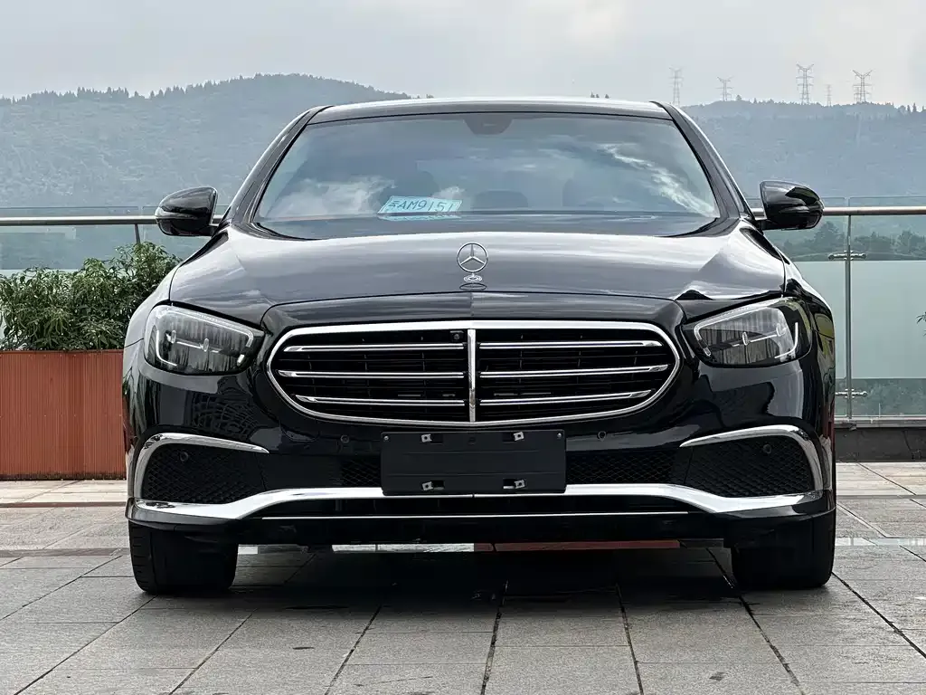Mercedes-Benz E-Class — фото 5