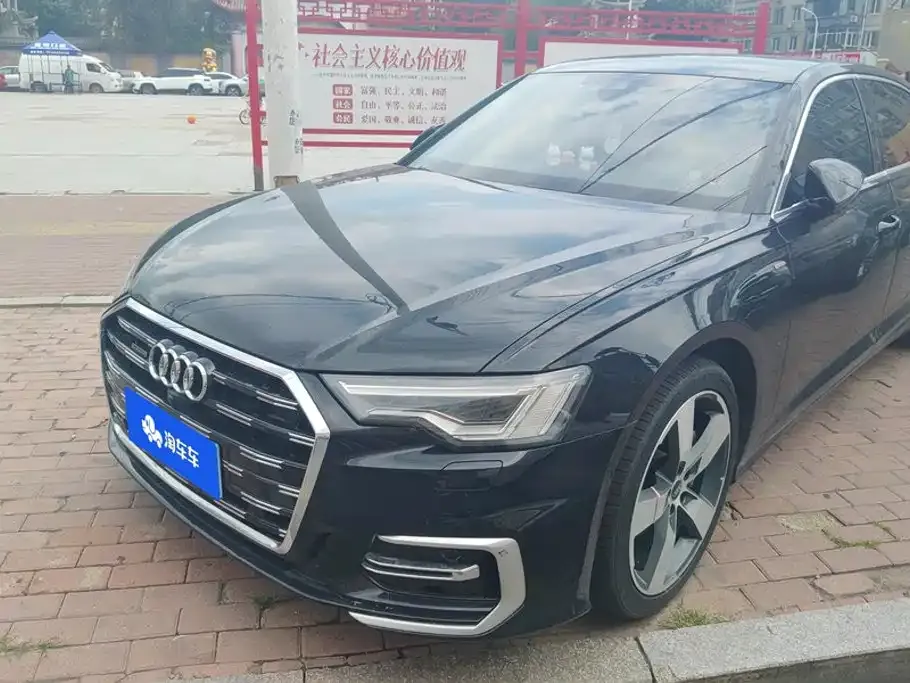 Audi A6L — фото 1