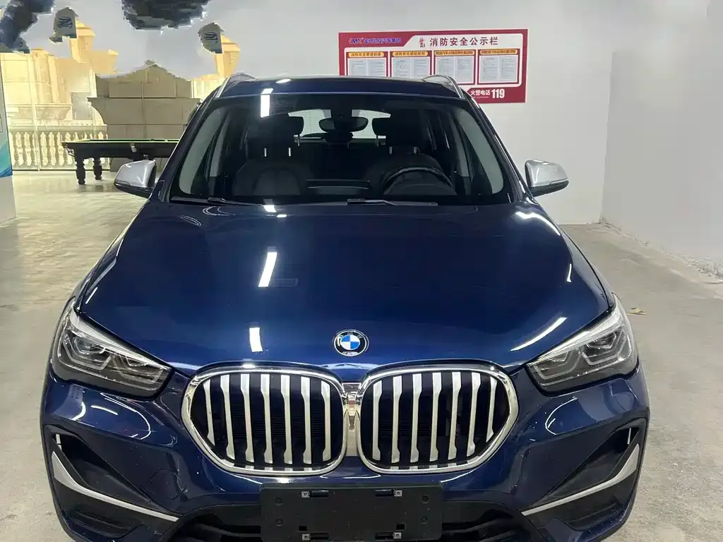 BMW X1 — фото 1