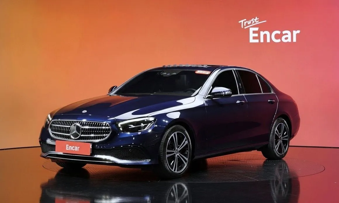 Mercedes-Benz E-Class — фото 1