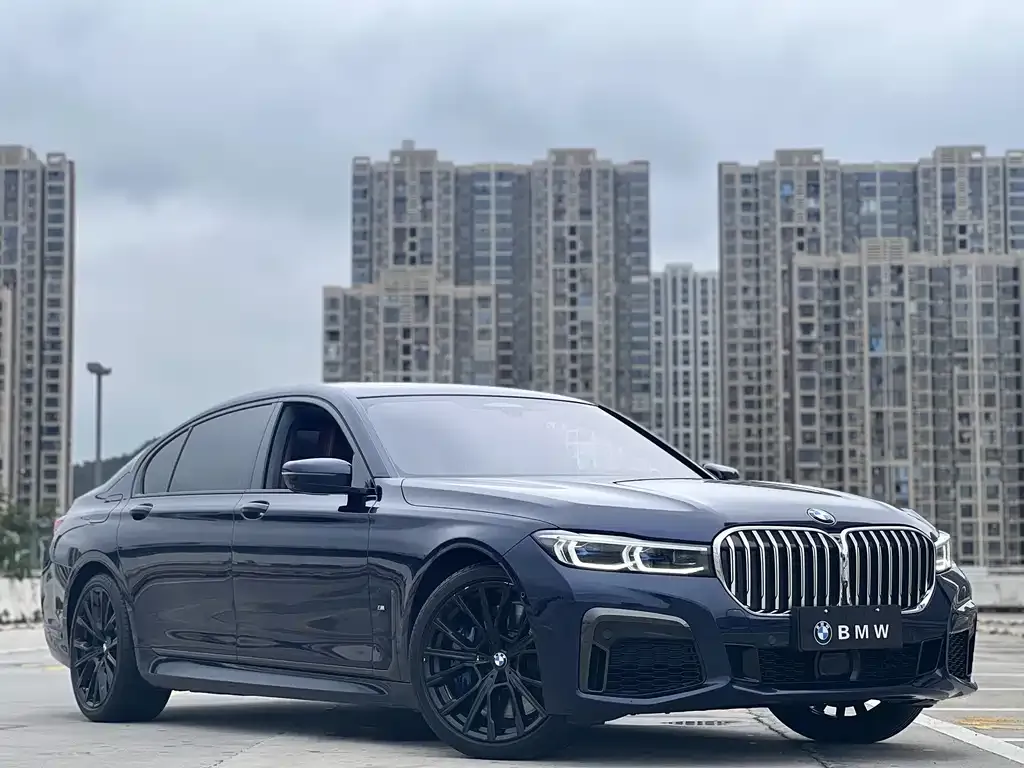 BMW 7 Series — фото 9