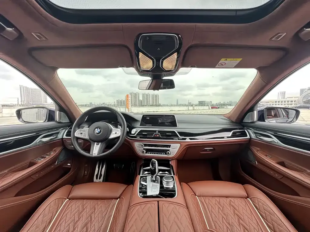 BMW 7 Series — фото 10