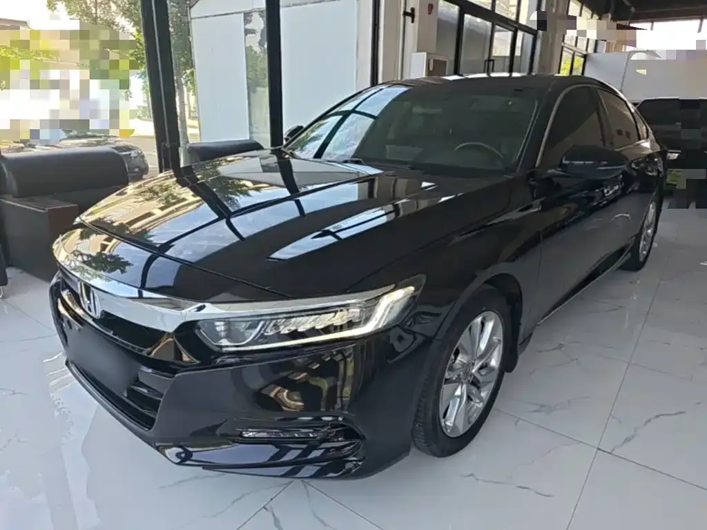 Honda Accord — фото 1