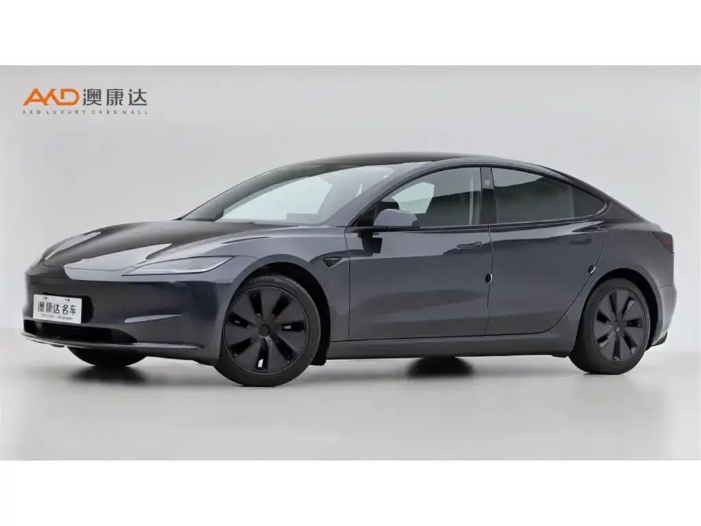 Tesla Model 3 — фото 1