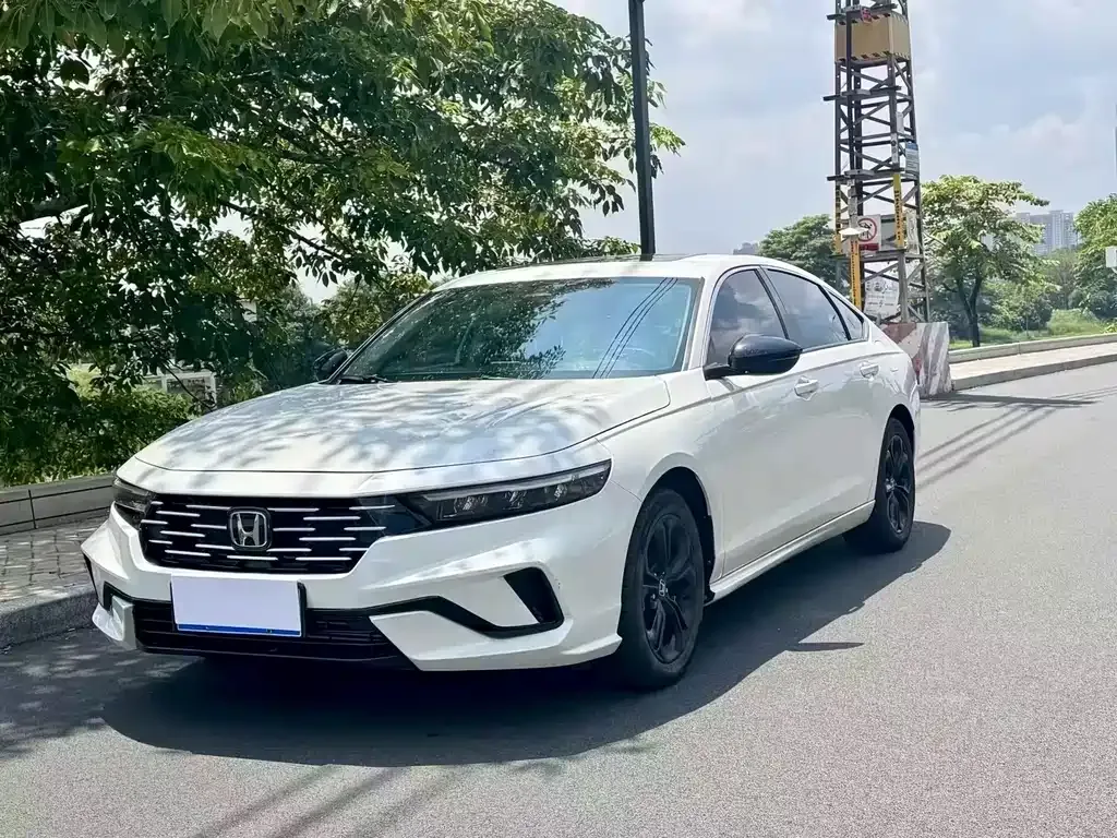 Honda Accord — фото 1