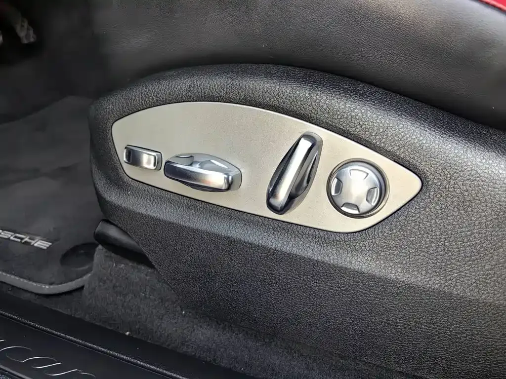 Porsche Macan — фото 10