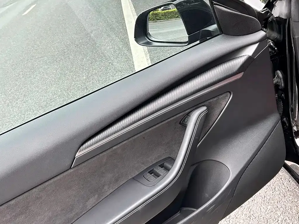 Tesla Model 3 — фото 2