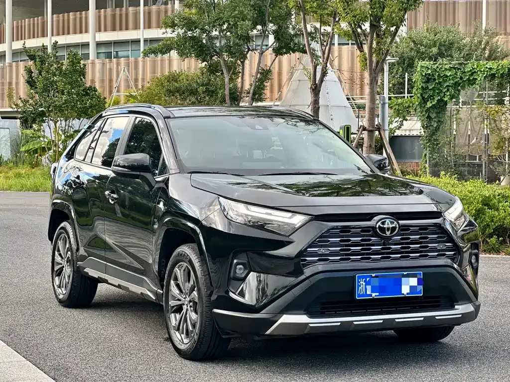 Toyota RAV4 — фото 9