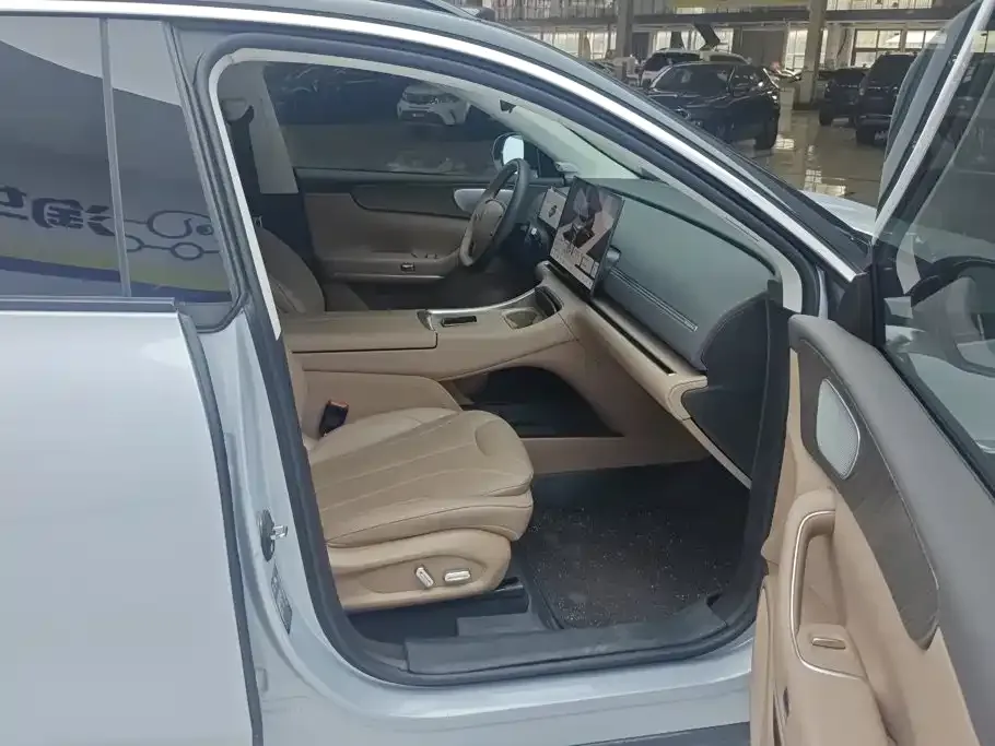 Leapmotor C11 — фото 8