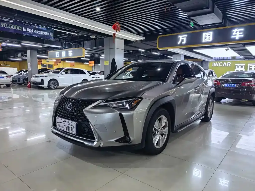 Lexus UX — фото 1