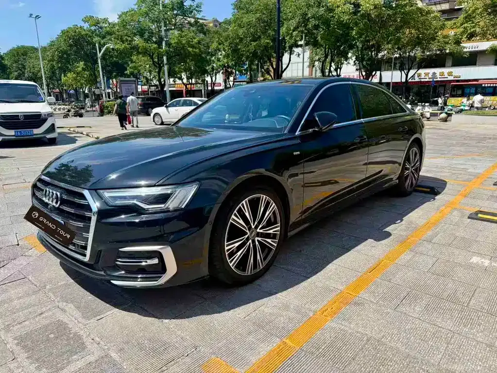 Audi A6L — фото 1
