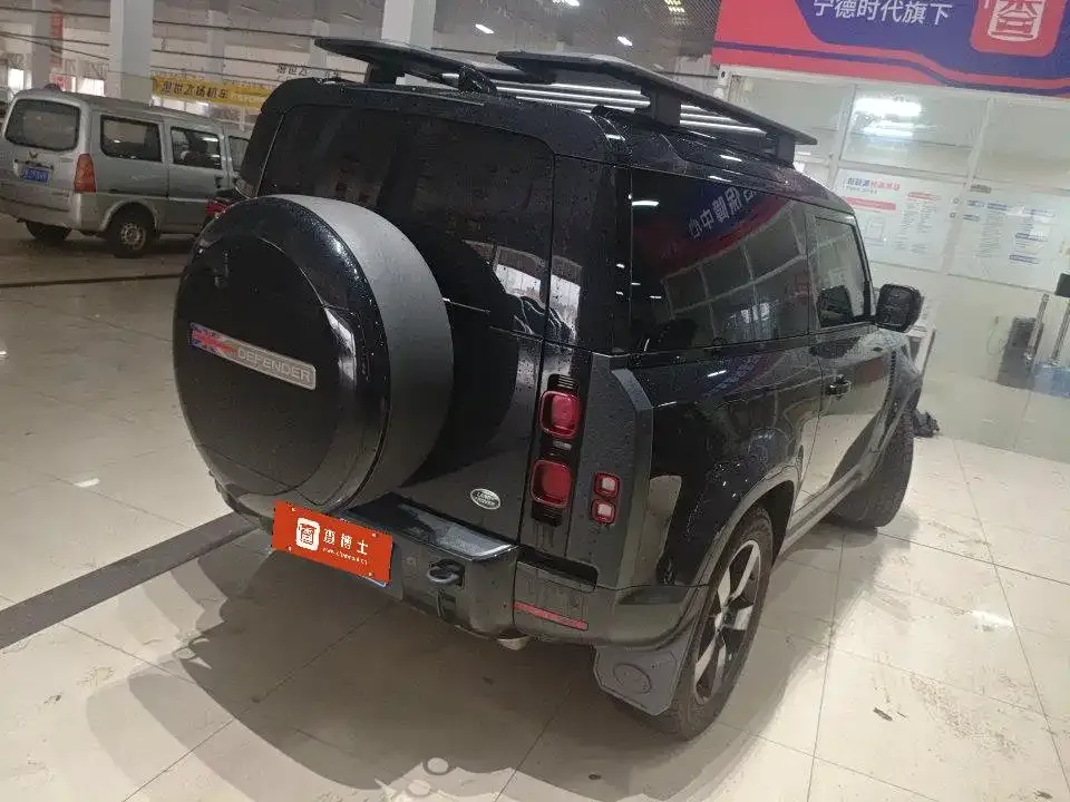 Land Rover Defender — фото 10