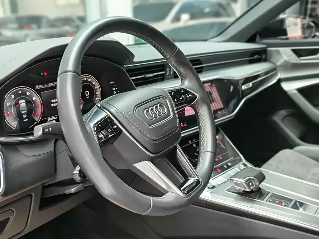 Audi A6L — фото 7