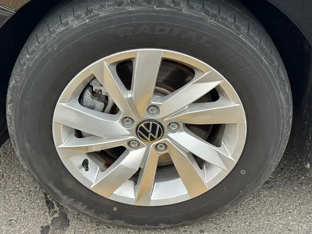 Volkswagen Passat — фото 10