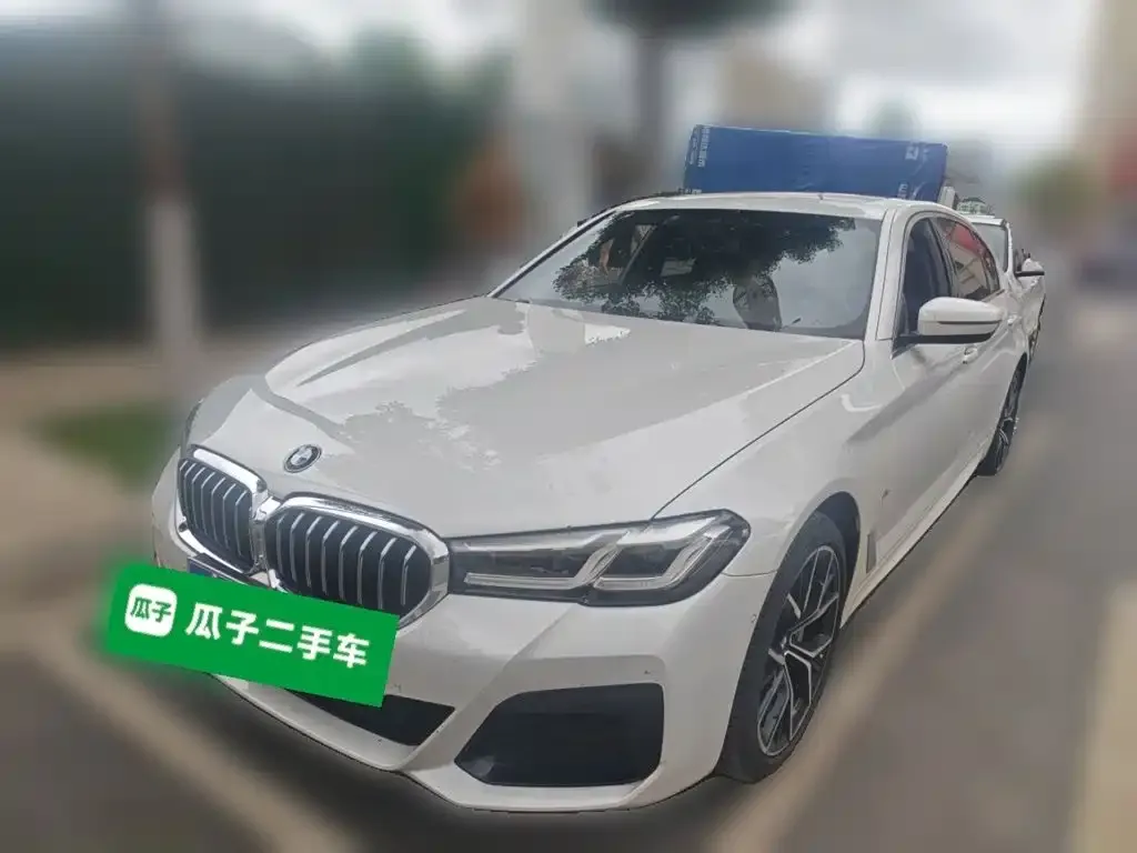 BMW 5 Series — фото 1