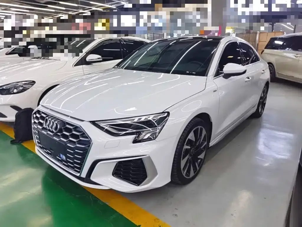 Audi A3 — фото 1