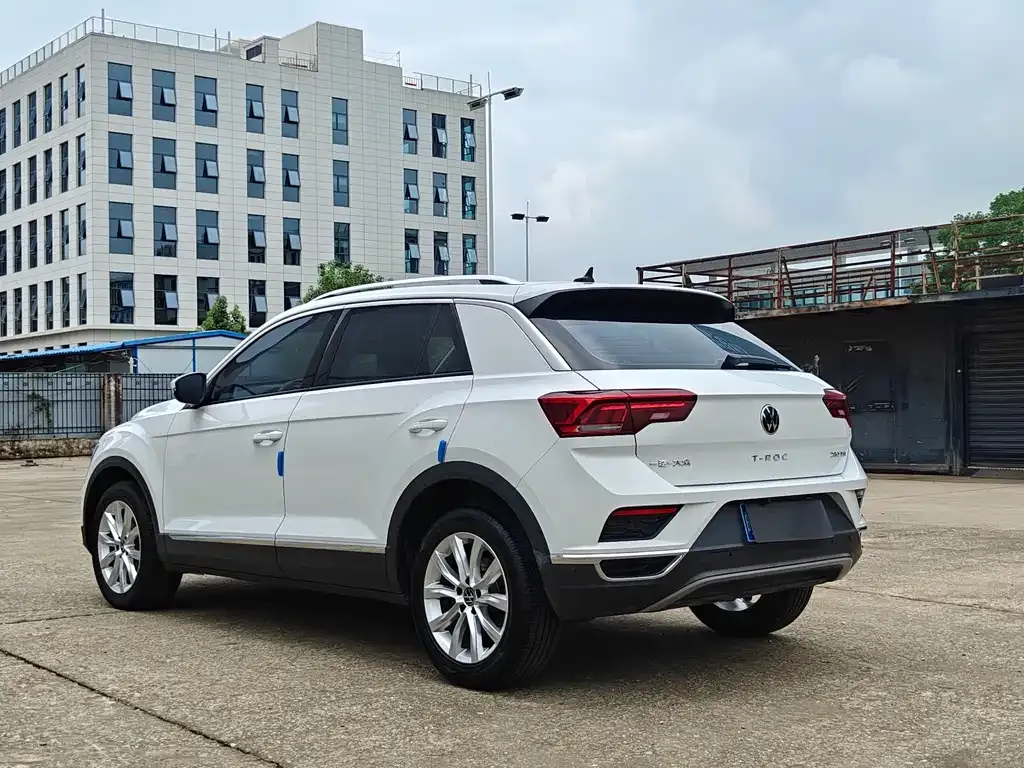 Volkswagen T-Roc — фото 5