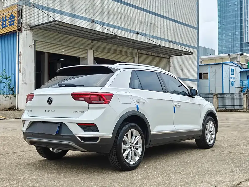 Volkswagen T-Roc — фото 4