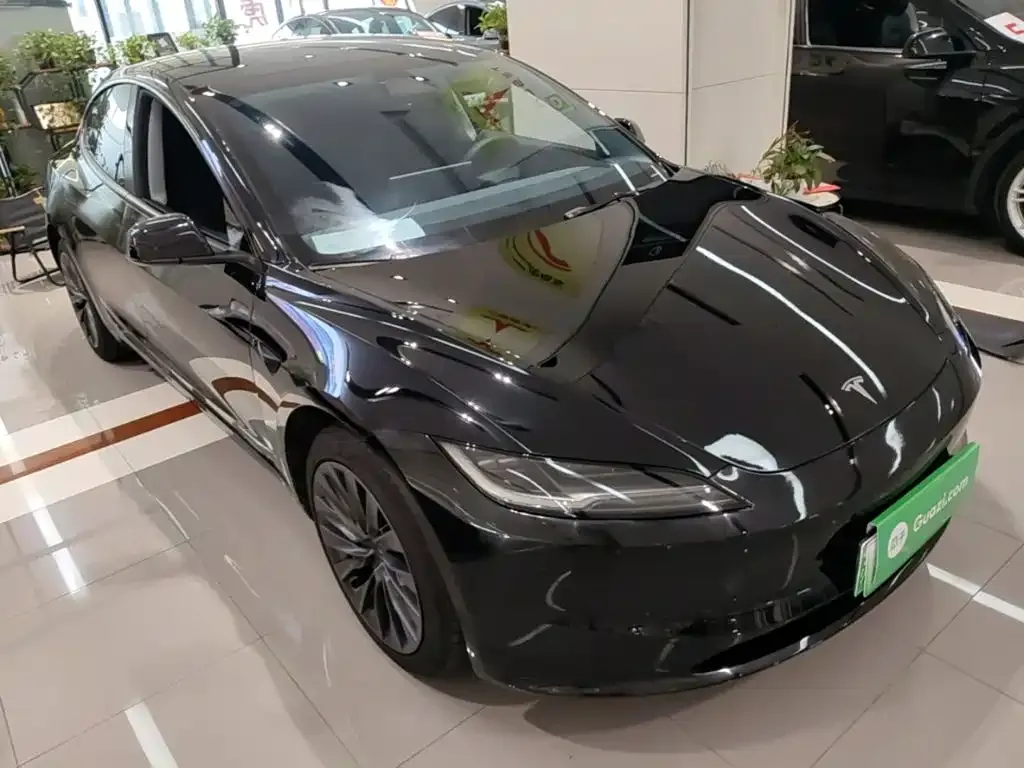 Tesla Model 3 — фото 6