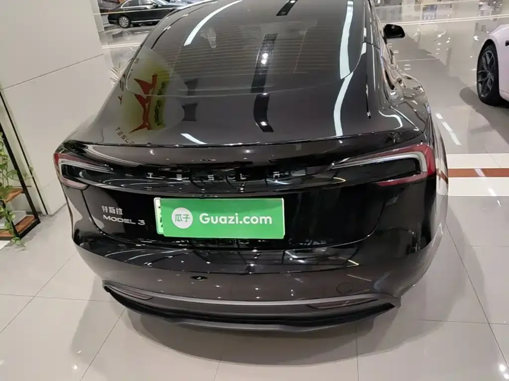 Tesla Model 3 — фото 3