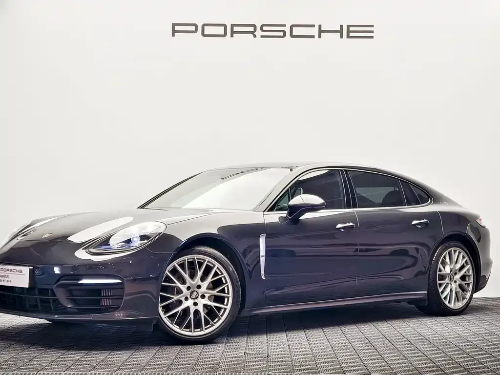 Porsche Panamera — фото 1