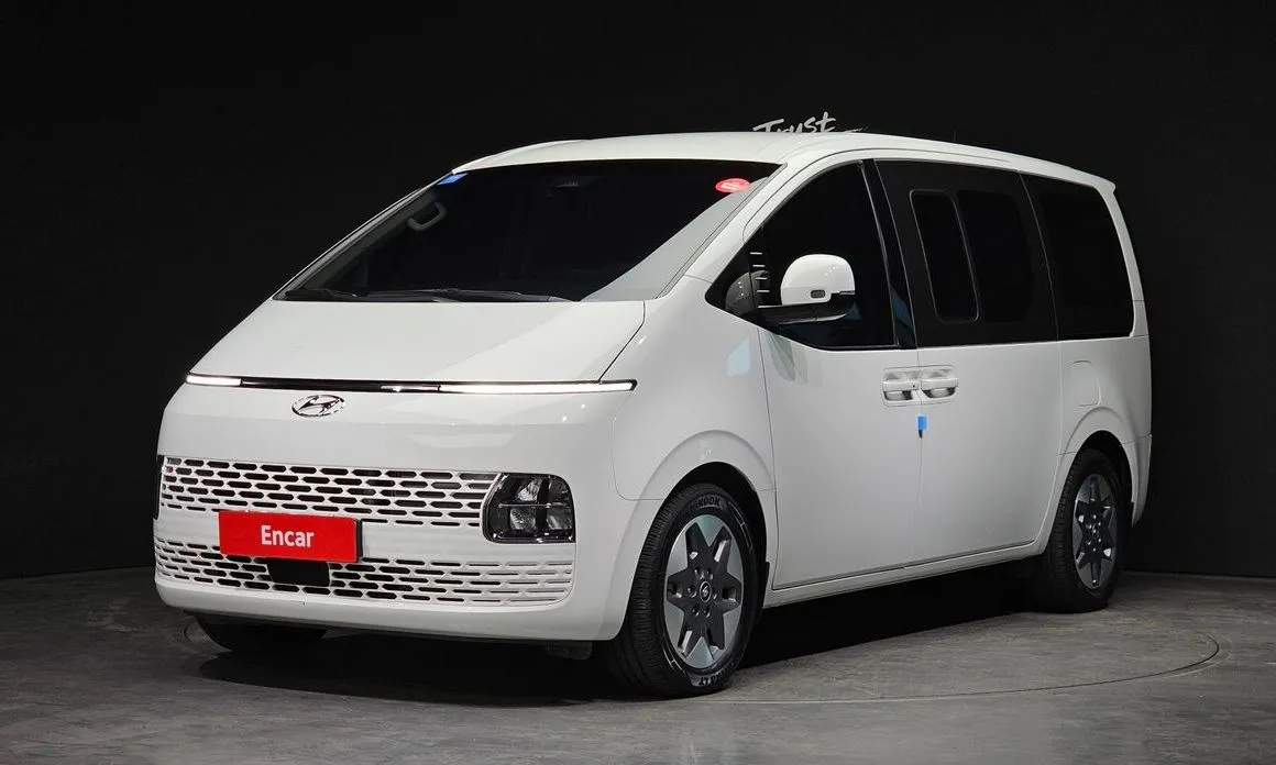 Hyundai Staria — фото 1