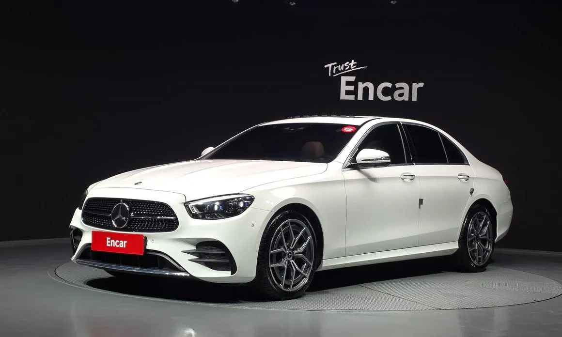 Mercedes-Benz E-Class — фото 1