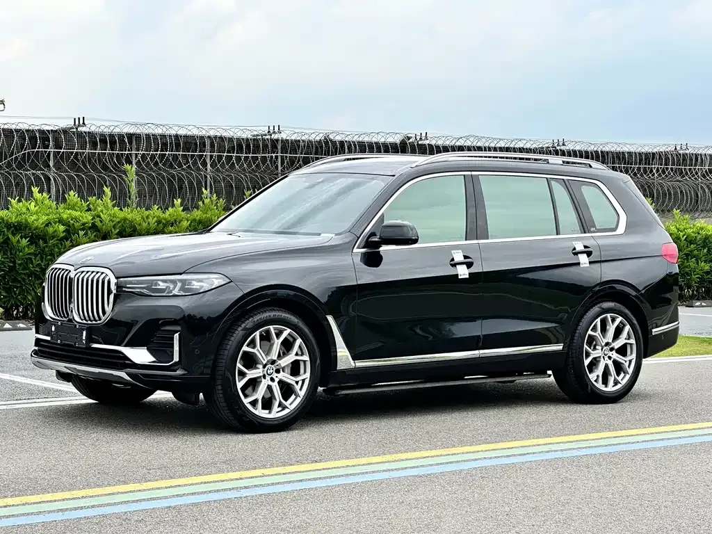 BMW X7 — фото 1