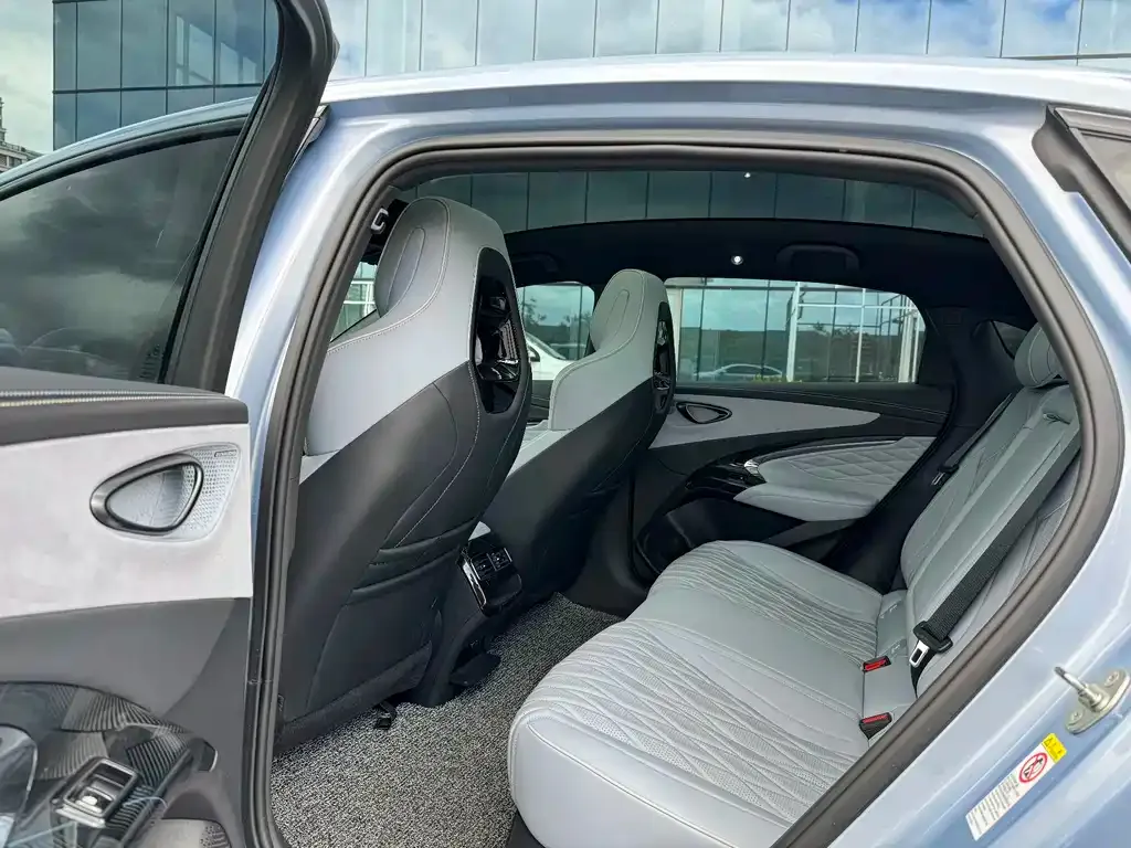 BYD Seal — фото 3