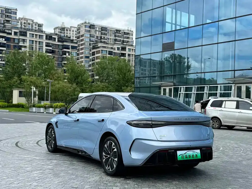 BYD Seal — фото 4