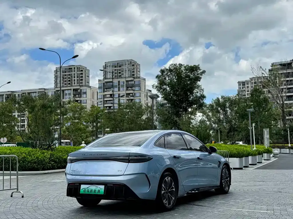 BYD Seal — фото 7