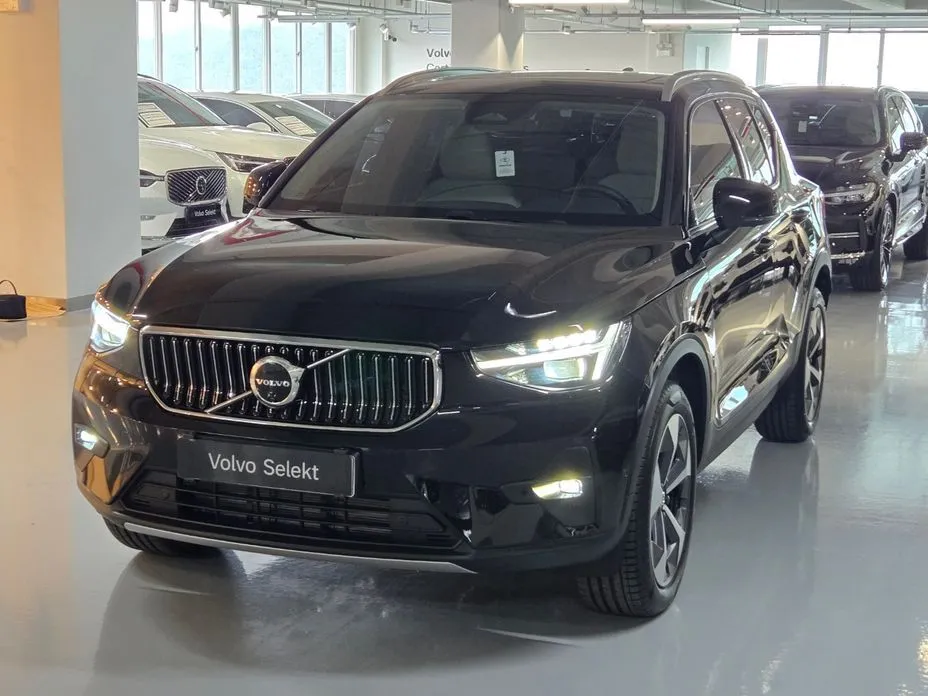Volvo XC40 — фото 1