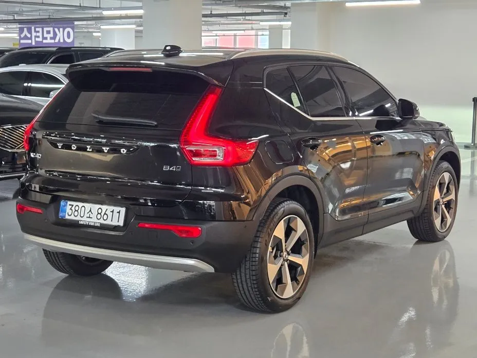 Volvo XC40 — фото 10