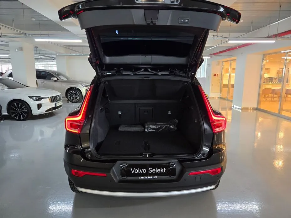 Volvo XC40 — фото 6