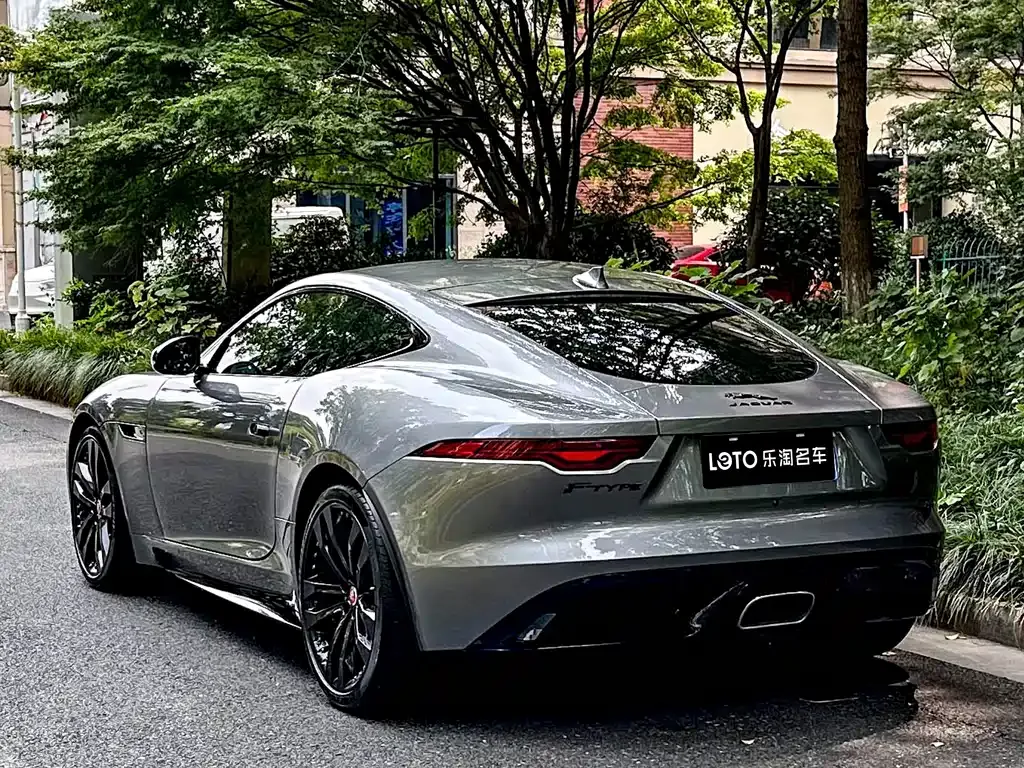 Jaguar F-TYPE — фото 10