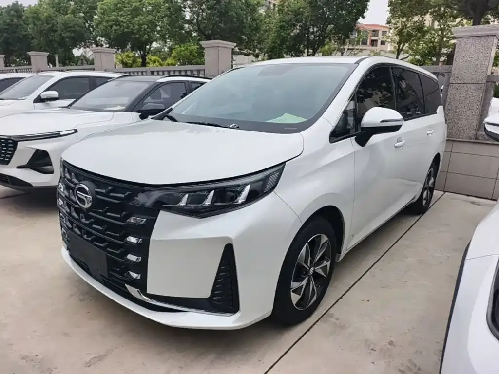 GAC Motor Trumpchi M6 — фото 1