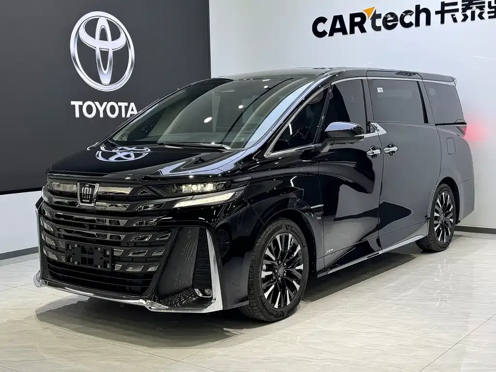 Toyota Vellfire — фото 1