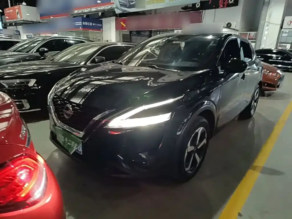 Nissan Qashqai — фото 1