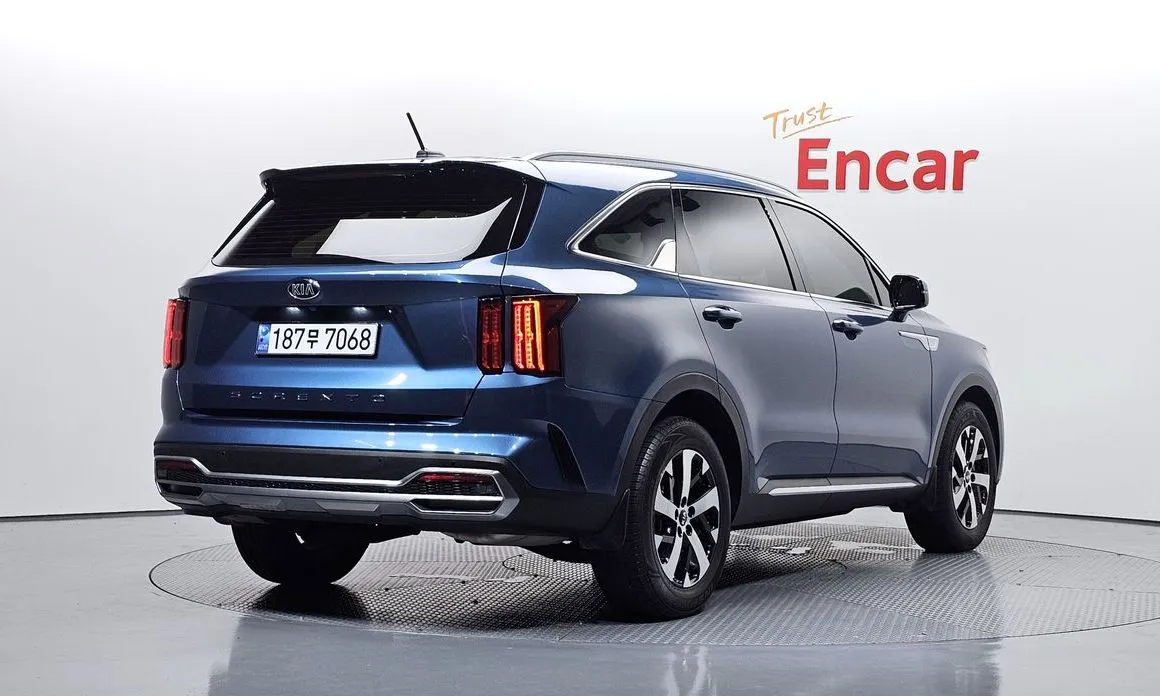 Kia Sorento — фото 5