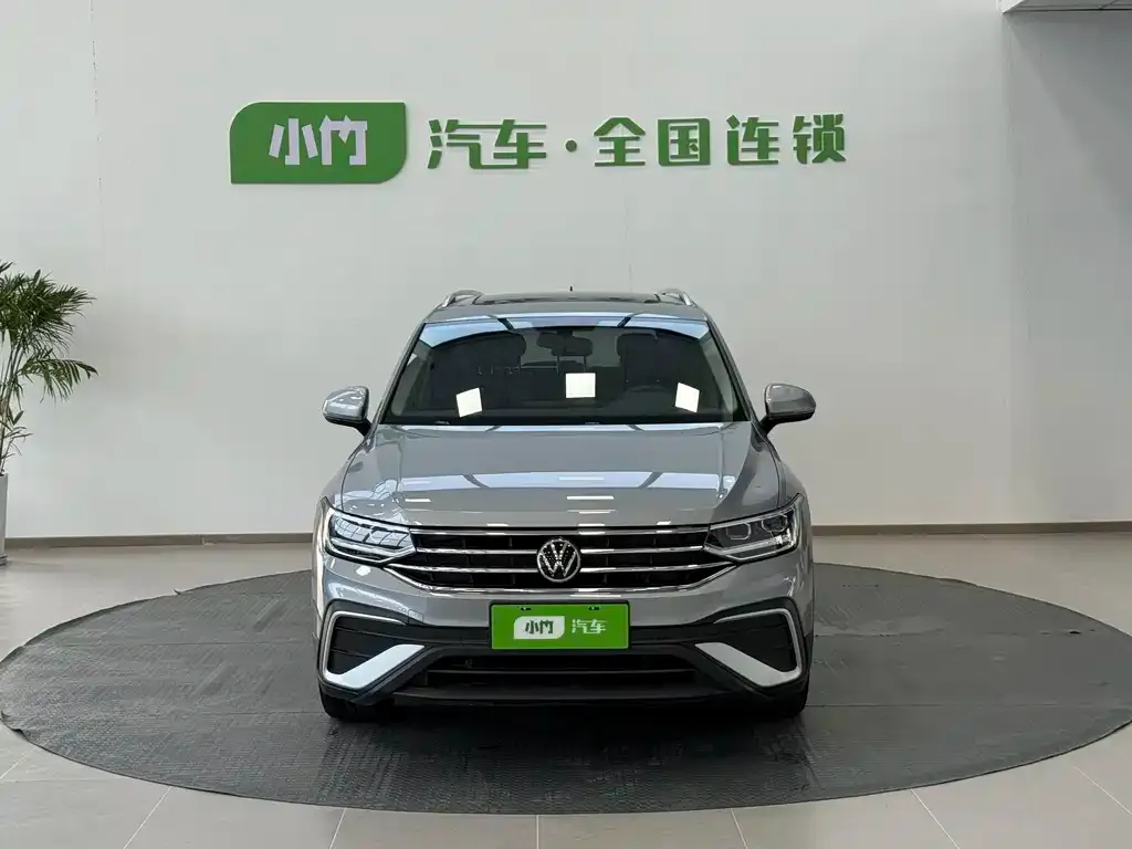Volkswagen Tiguan L — фото 2