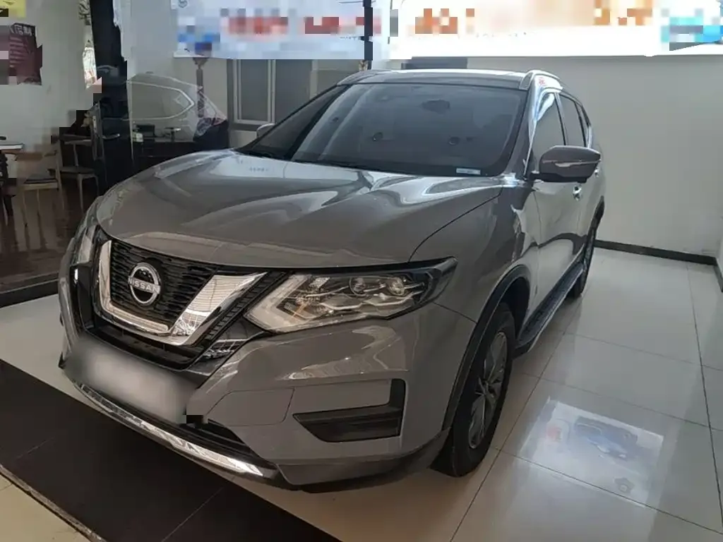 Nissan X-Trail — фото 1