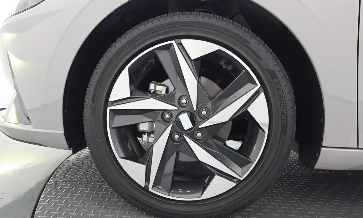 Hyundai AVANTE — фото 8